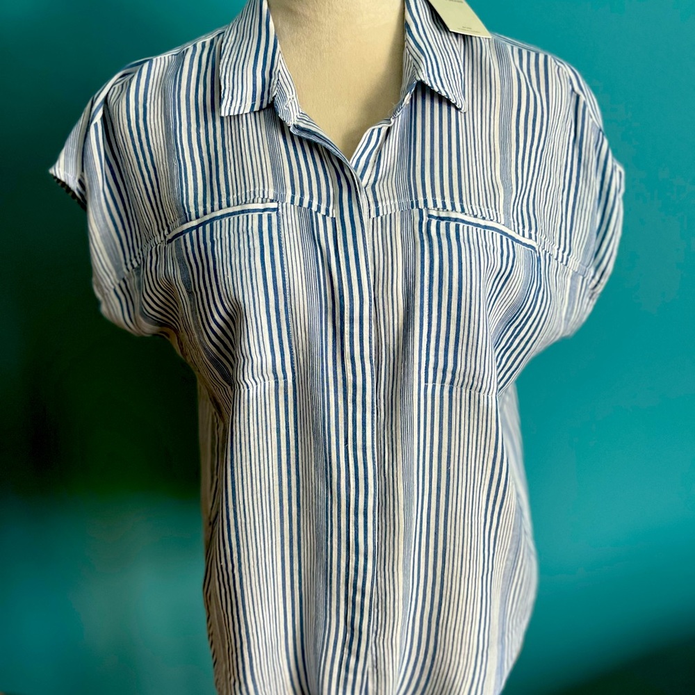 Lucky Brand LA Button Down Shirt. Oversized Small. Denim blue & white stripe NWT